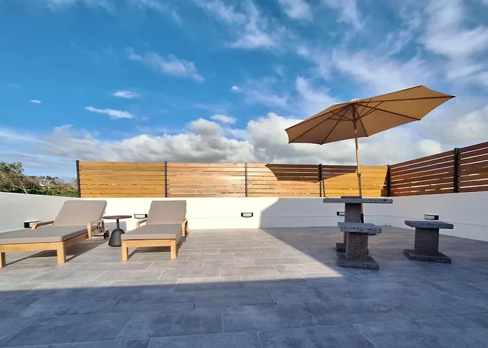 Lava 27 アパート マダレナ